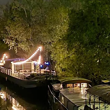 L'arlesienne Botel *
